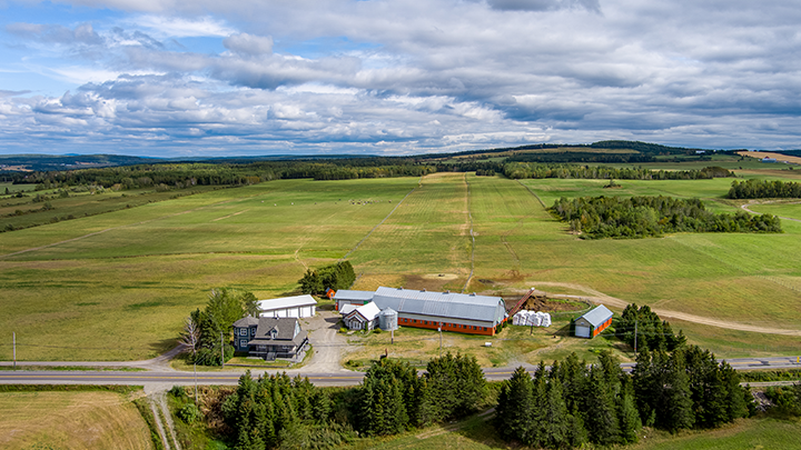Photographie aérienne résidentielle dans les Basques